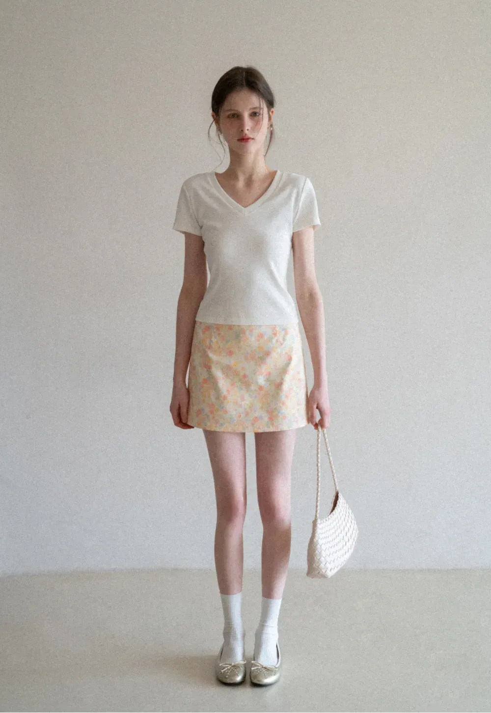 V neck short sleeve knit t shirt