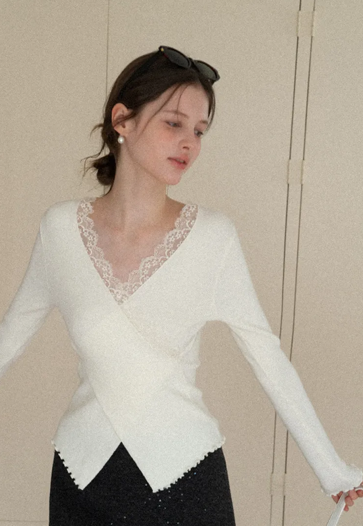 Elegant V Neck Lace Trim Knit Top with Asymmetrical Hem