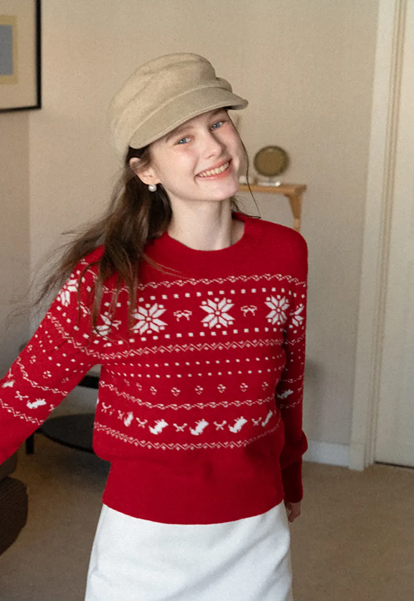 Winter Snowflake Knit Sweater with Round Neck Design