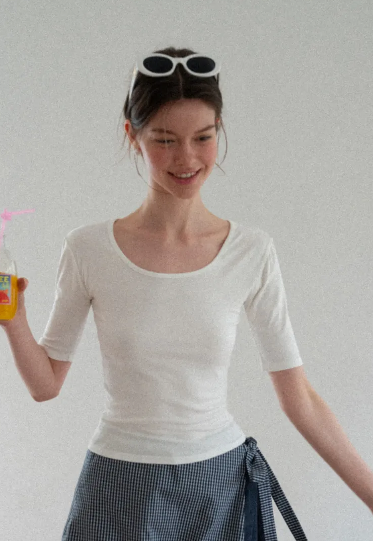 Scoop Neck Short Sleeve Fitted Tshirt