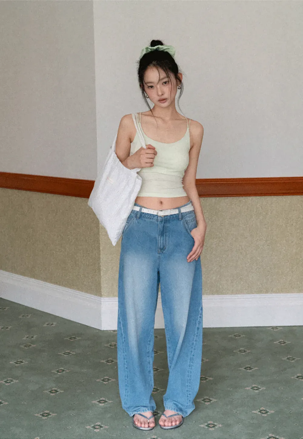 Thin strap scoop neck fitted tank top