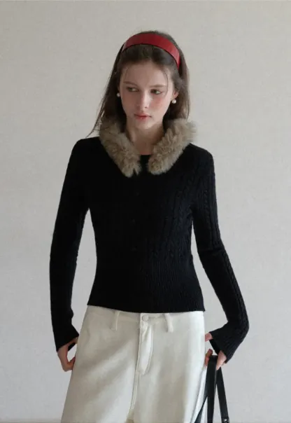 Cable Knit Sweater with Fur Collar Design