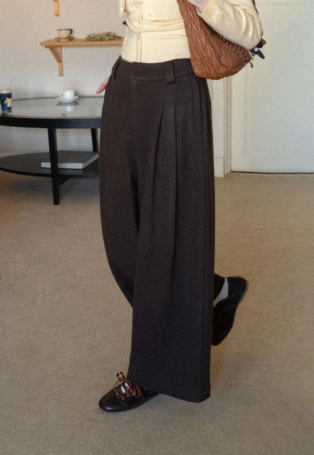 Wide leg pleated casual pants with high waist design