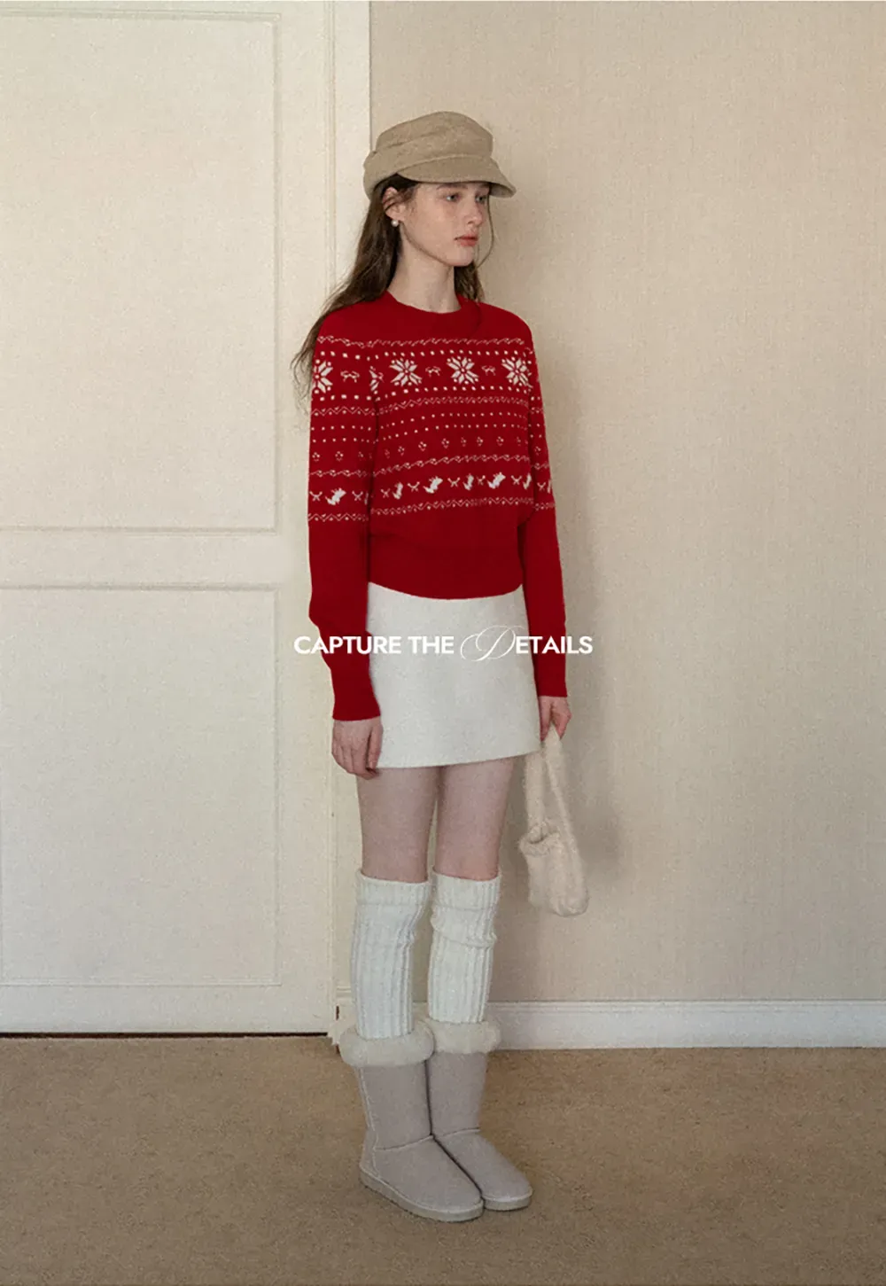 Winter Snowflake Knit Sweater with Round Neck Design