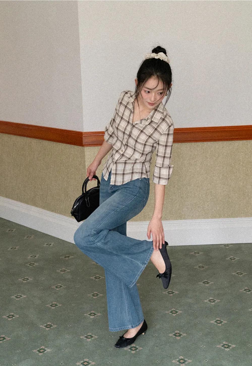 Flared Cut Denim Jeans with High Waist