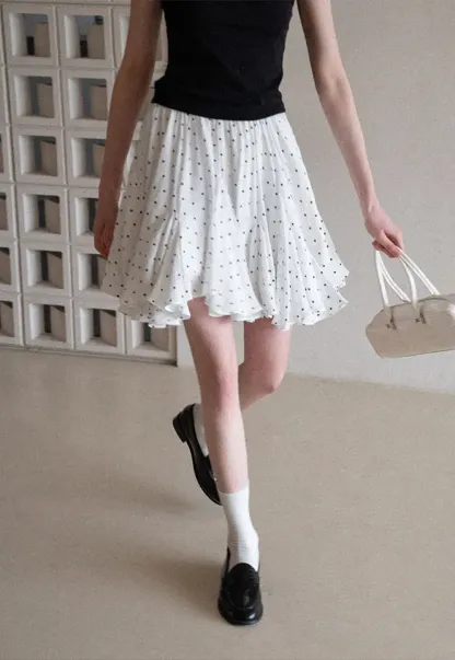 Polka dot pleated skirt with elastic waistband