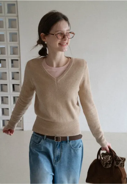 V Neck Knit Sweater with Layered Collar Design