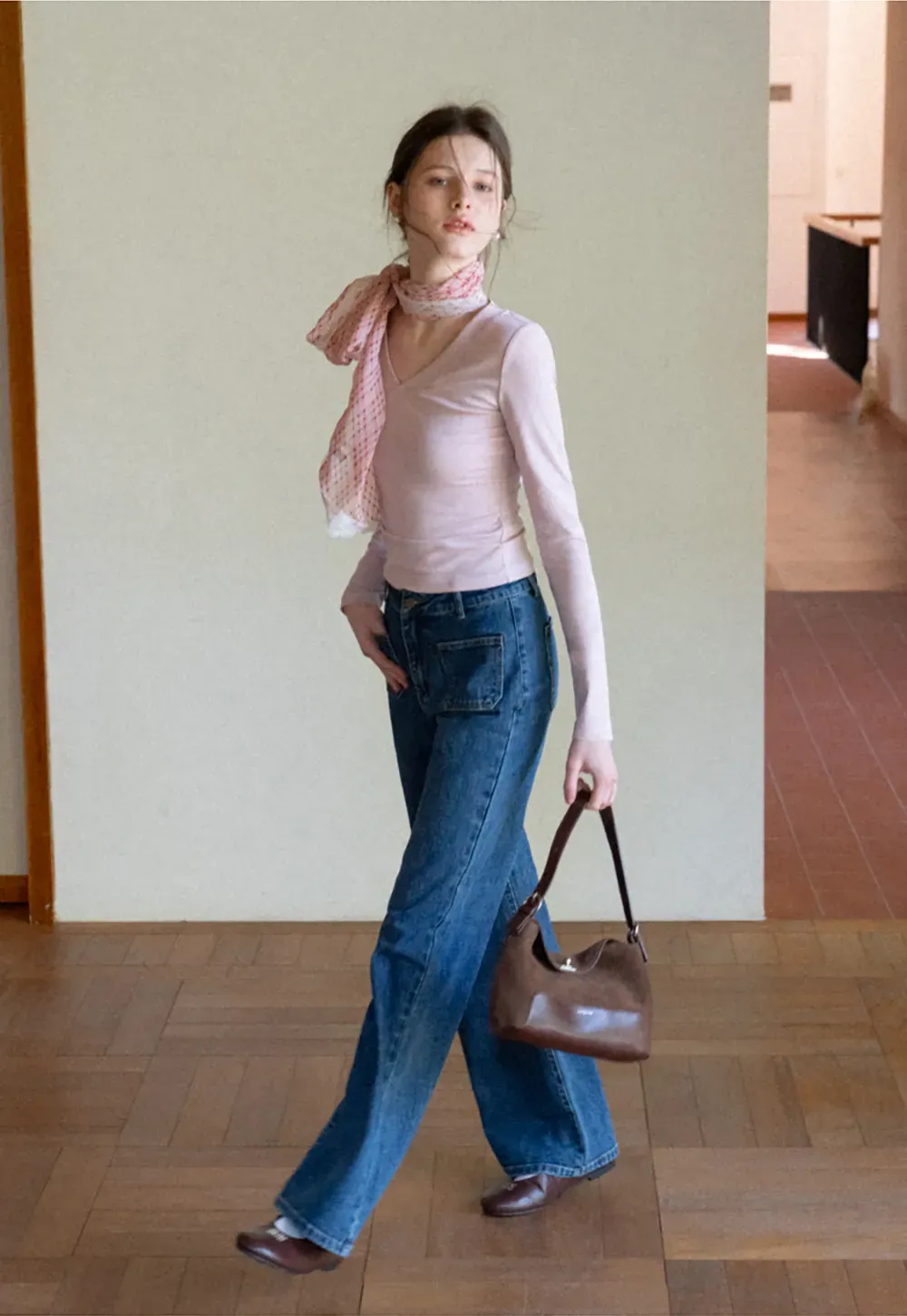 Long sleeve crew neck t shirt with fitted cut