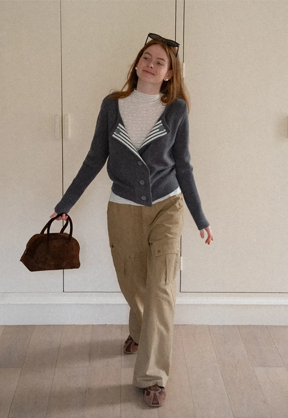 Wide leg utility pants with back pockets and side seams