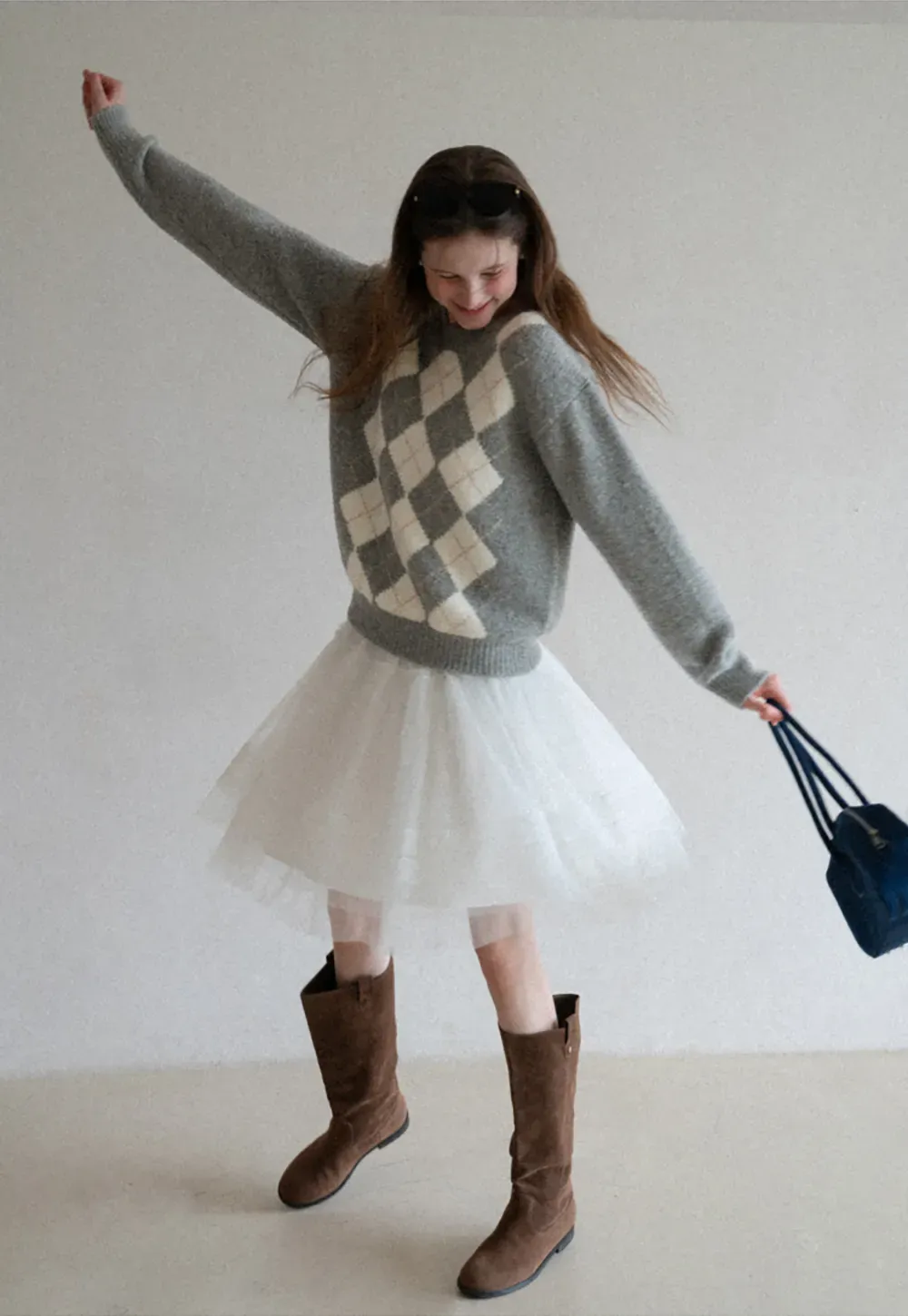 Classic diamond pattern wool knit sweater for casual wear