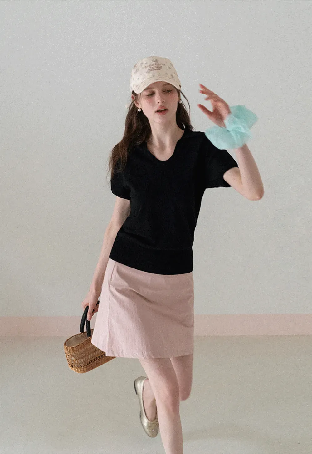 V Neck Short Sleeve Knit Sweater with Collar