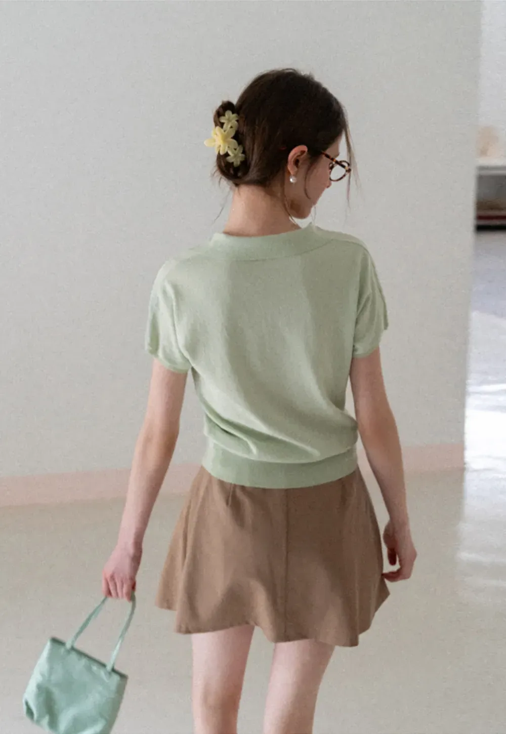 V Neck Short Sleeve Knit Sweater with Collar