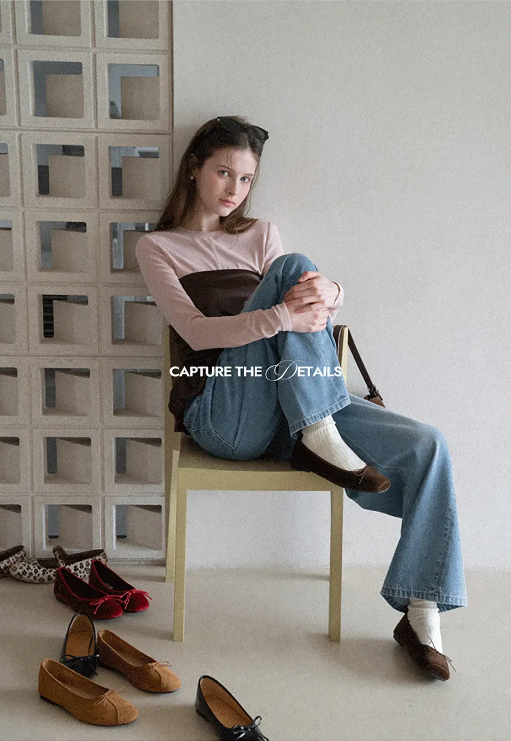 Wide leg denim jeans with high waist design