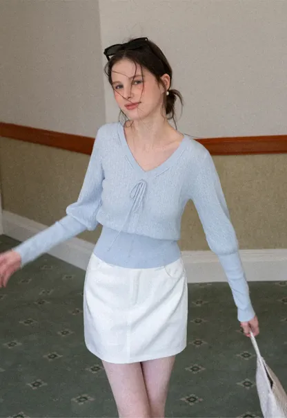 A-line mini skirt with front zipper and belt loops