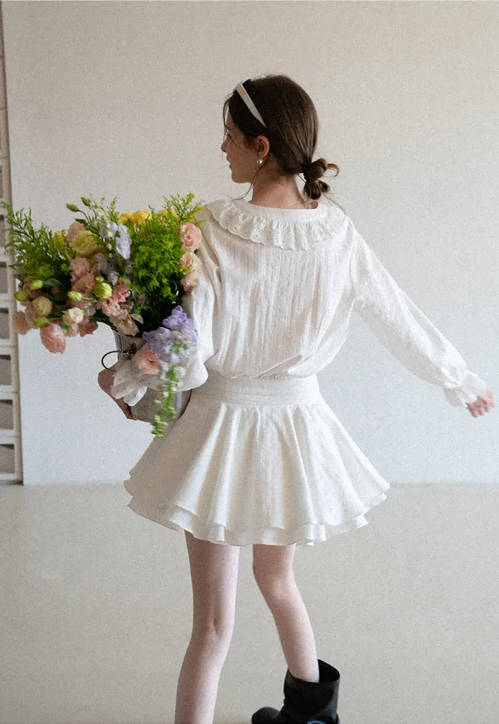 Long sleeve dress with lace collar and tie front