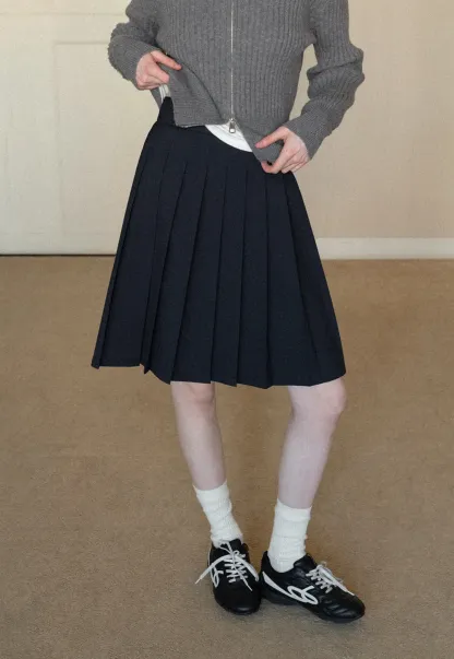 Elegant pleated midi skirt with high waist design