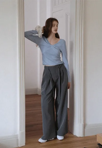 Pleated Wide-Leg Trousers