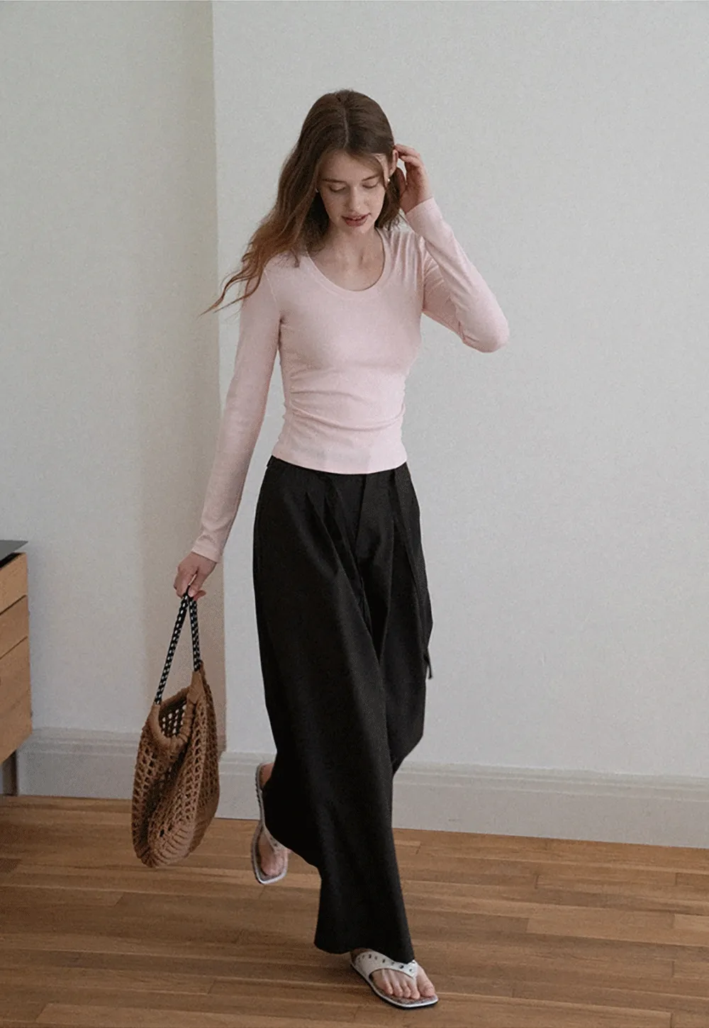 Women Long Sleeve Side Ruched Scoop Neck Crop Top