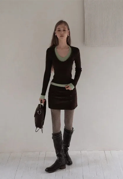 Contrast Trim V Neck Knit Top