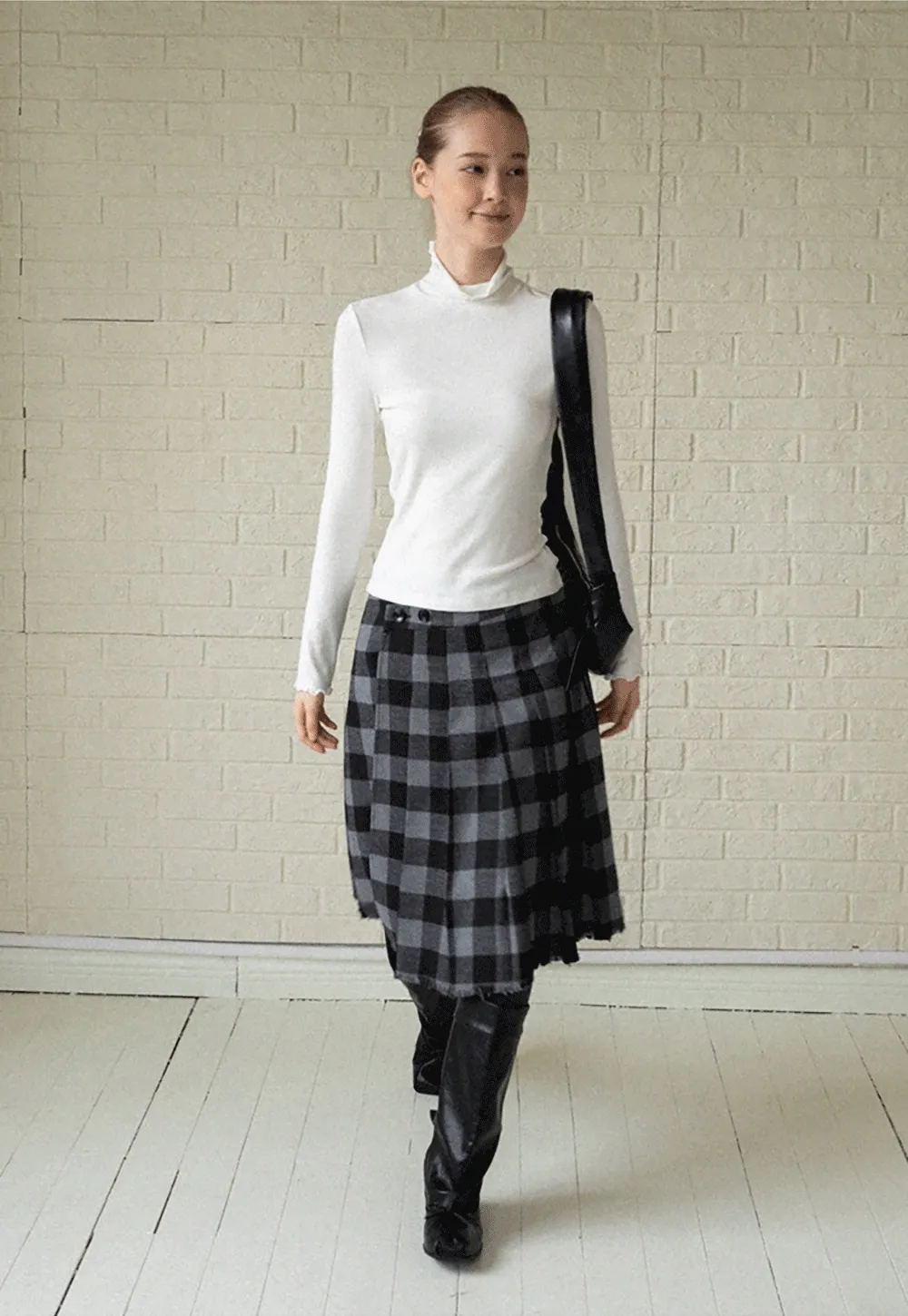 Women’s White Long Sleeve Turtleneck Top