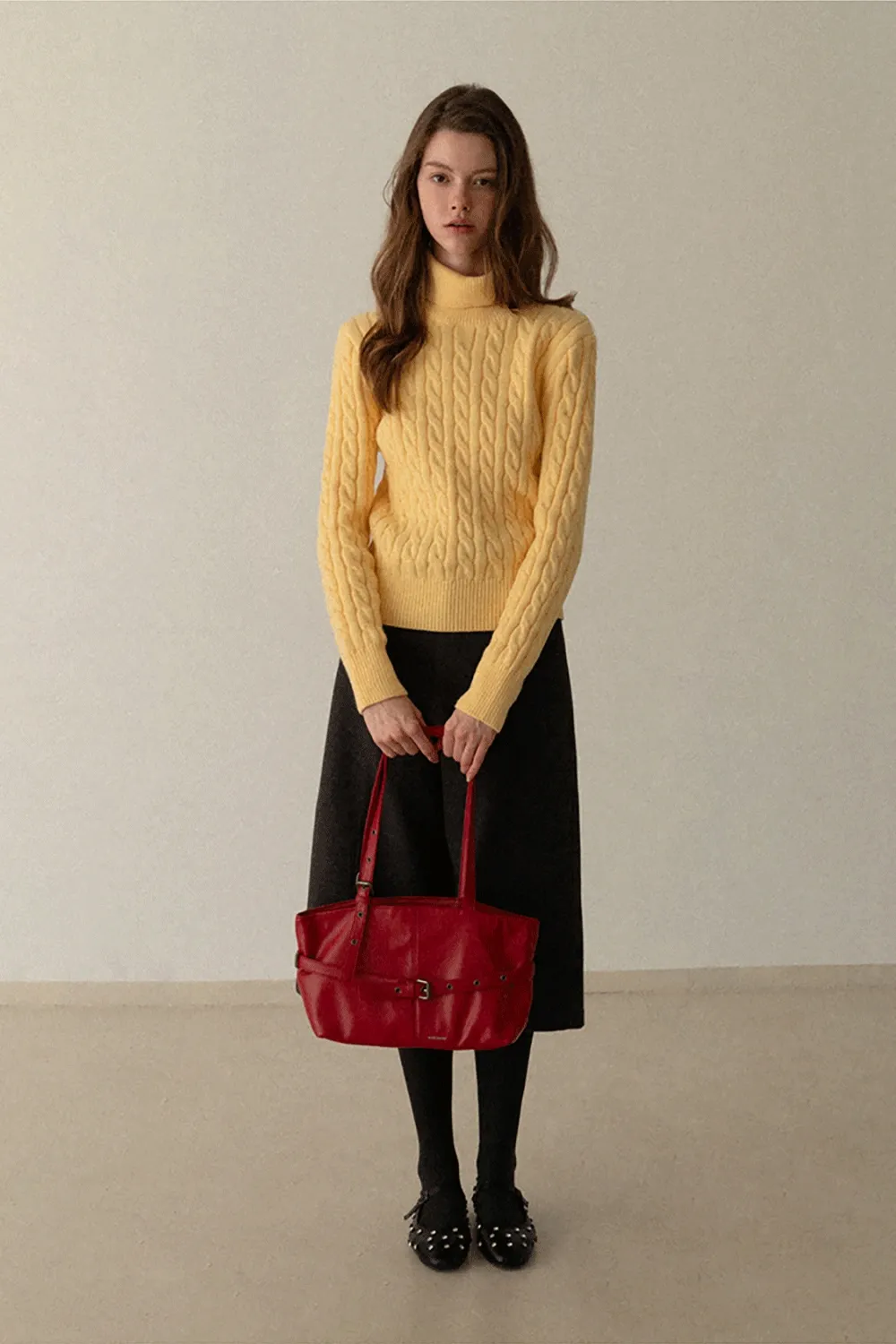 Elegant Woolen Three-Quarter Pants