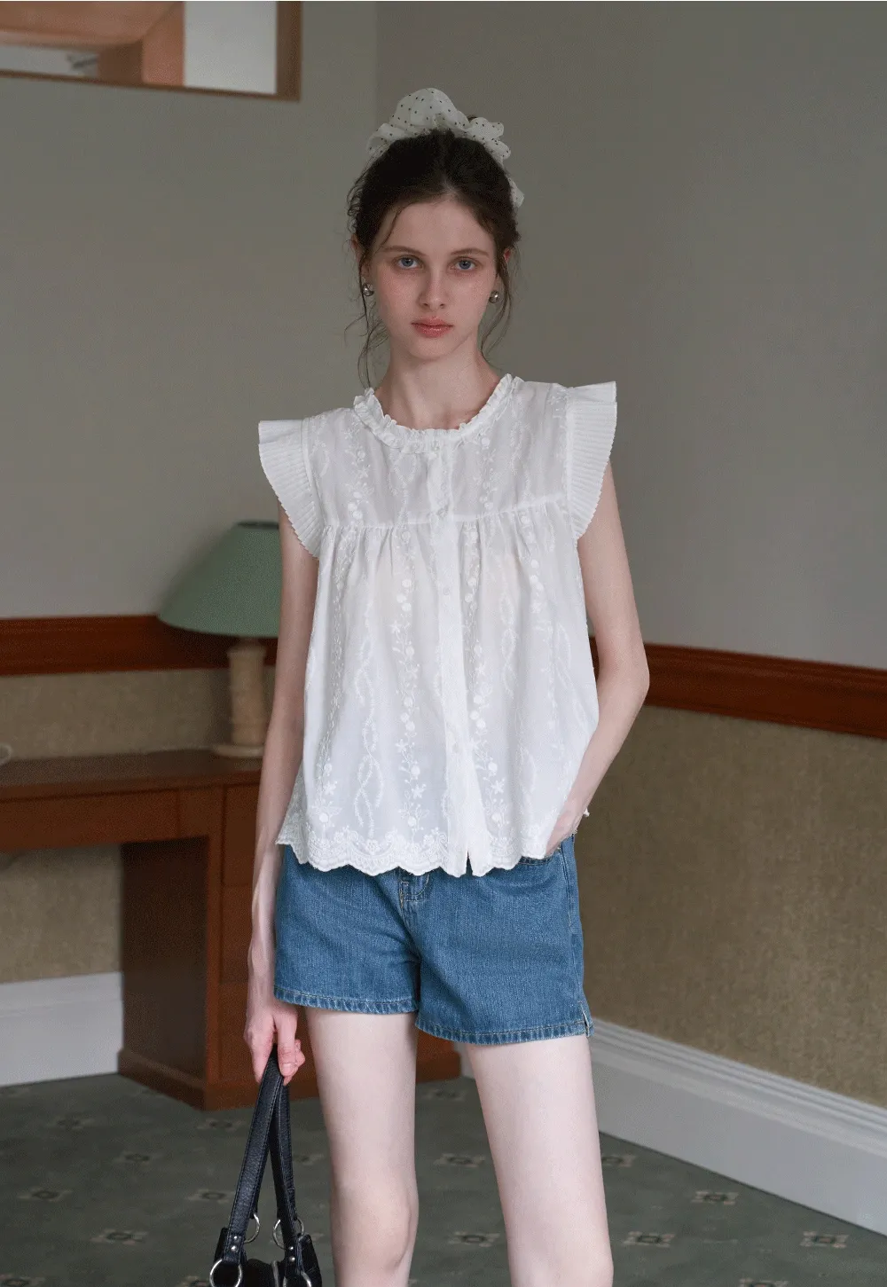 Women's Split Hem Denim Shorts with Pocket Design