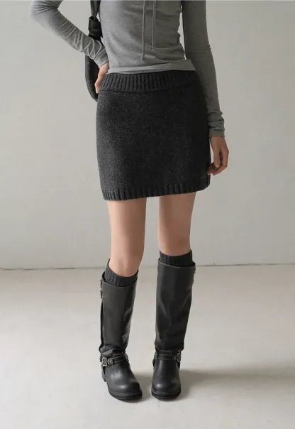 Ribbed Knit Mini Skirt