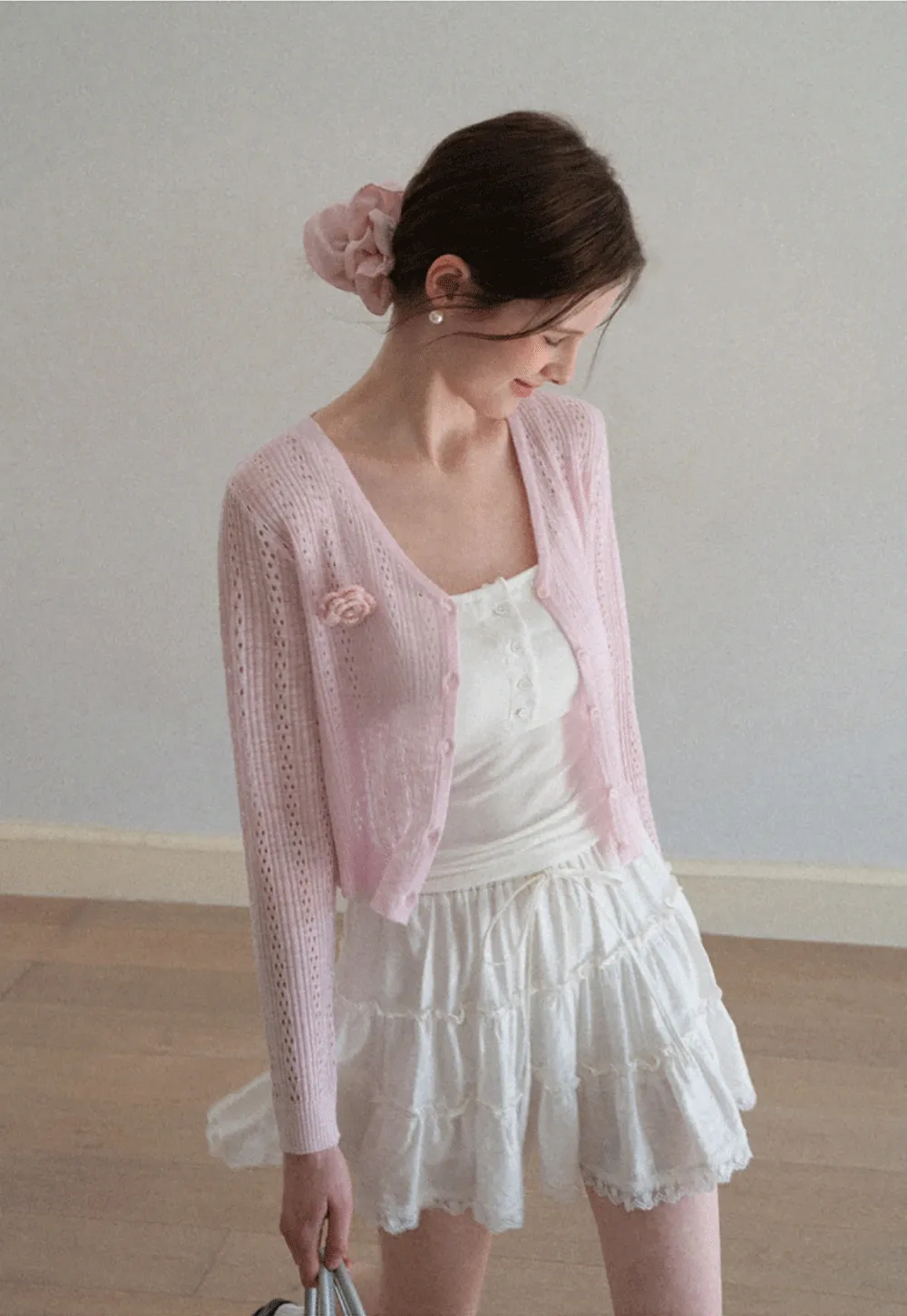 V Neck Cropped Knit Cardigan with Floral Button