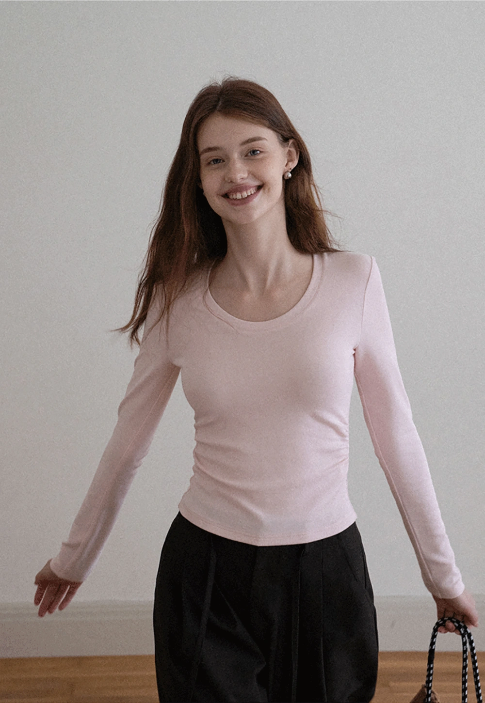 Women Long Sleeve Side Ruched Scoop Neck Crop Top