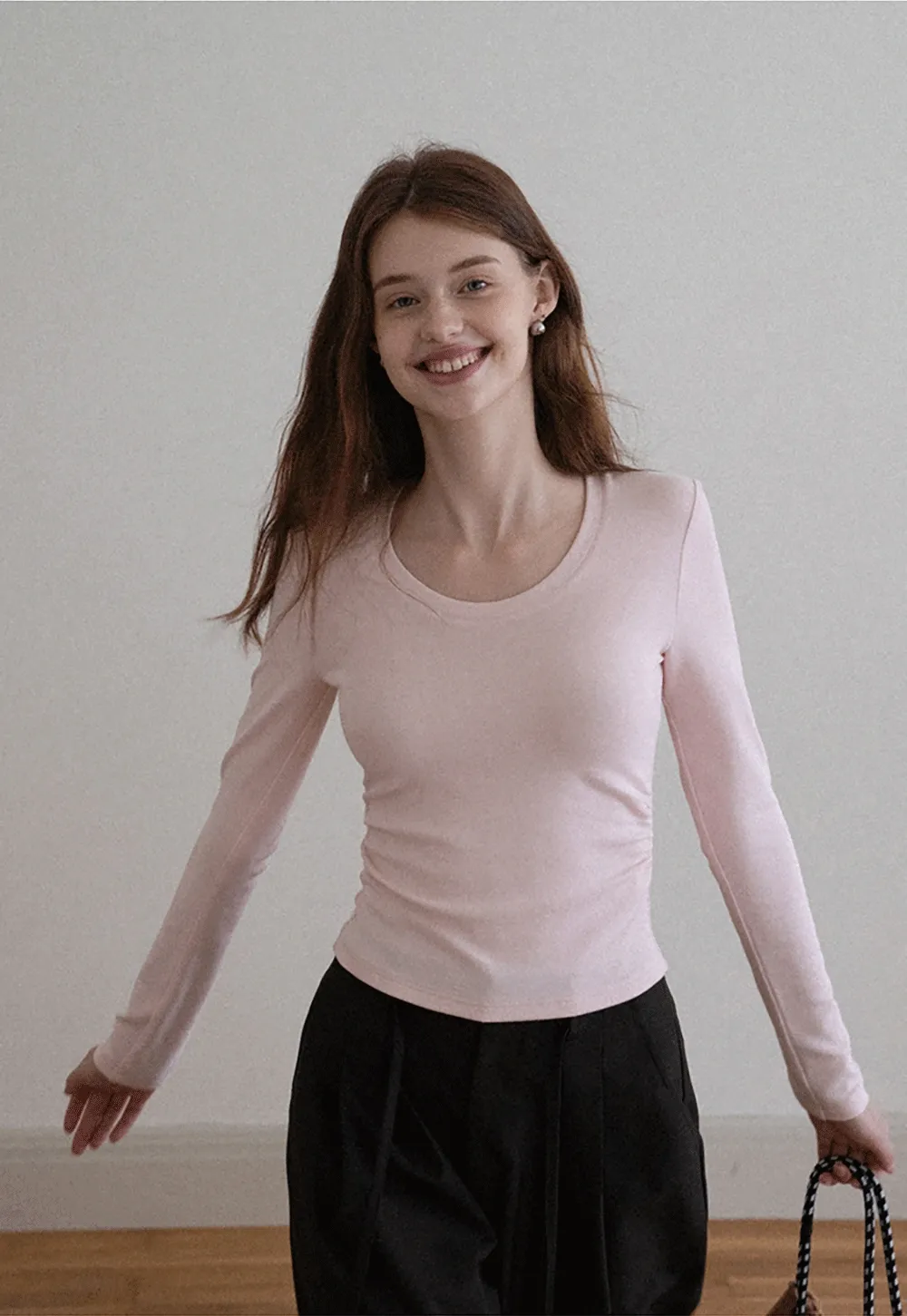 Women Long Sleeve Side Ruched Scoop Neck Crop Top