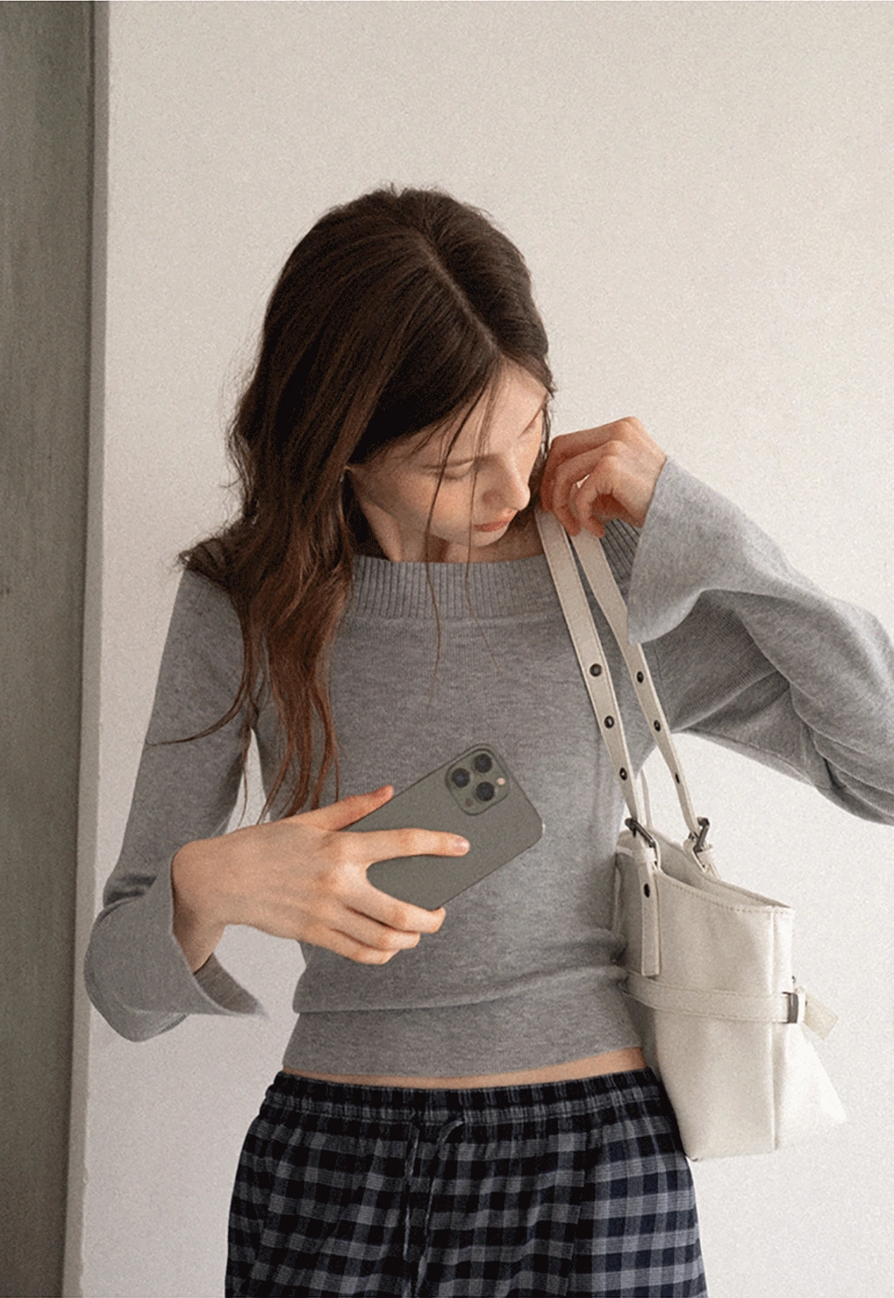 Women's Off-Shoulder Ribbed Knit Top