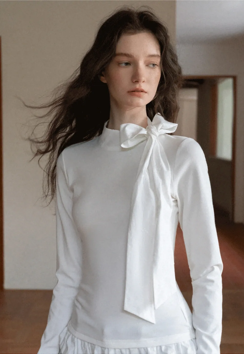 Fashionable White Long Sleeve Tee