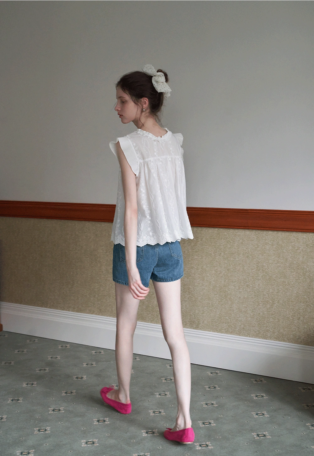 Women's Split Hem Denim Shorts with Pocket Design
