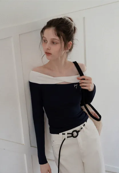 Women's Off Shoulder Contrast Fold-Over Knit Top