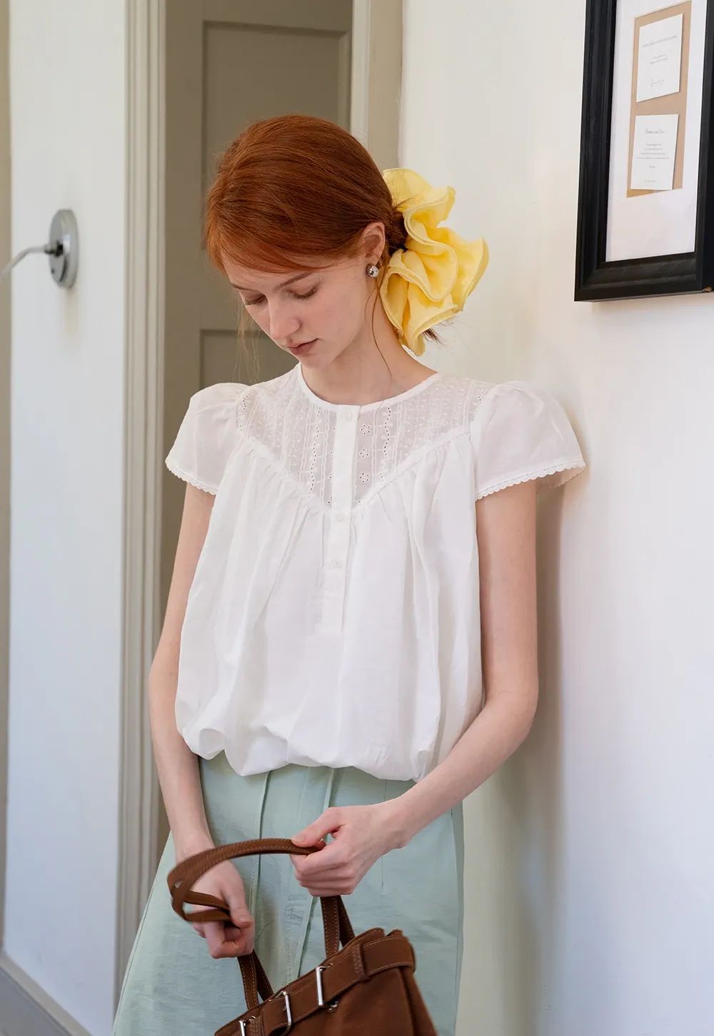 Women’s White Embroidered Button-Front Puff Sleeve Blouse