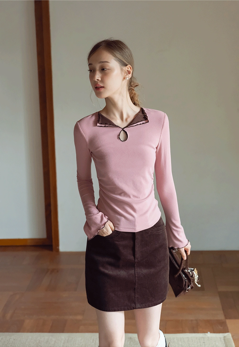 Contrast Trim V-Neck Long Sleeve Shoulder T-Shirt