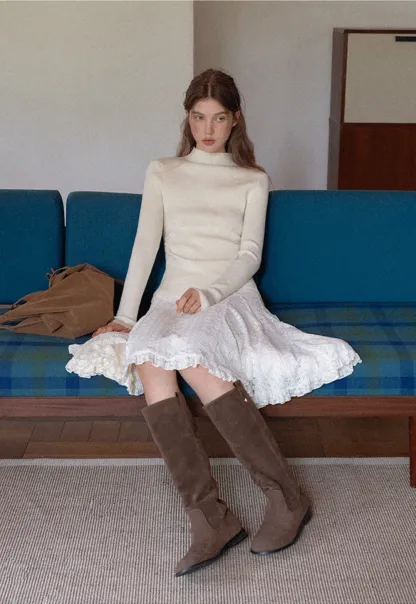 Elegant Ribbed Knit Turtleneck Sweater