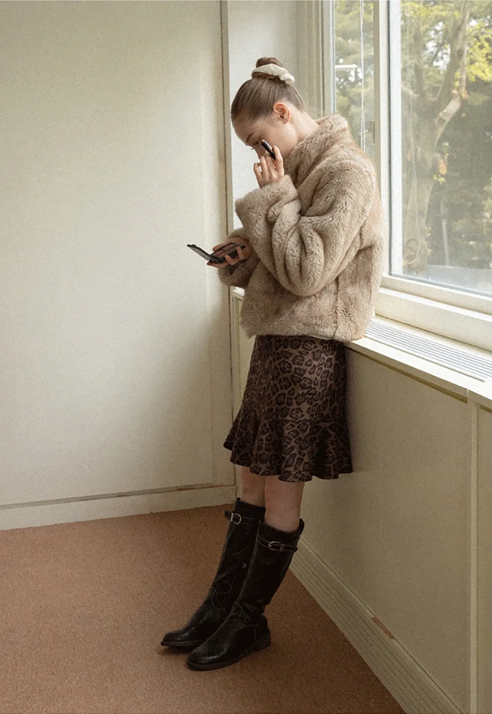 Women Faux Fur Cropped Jacket with Buckle Closure