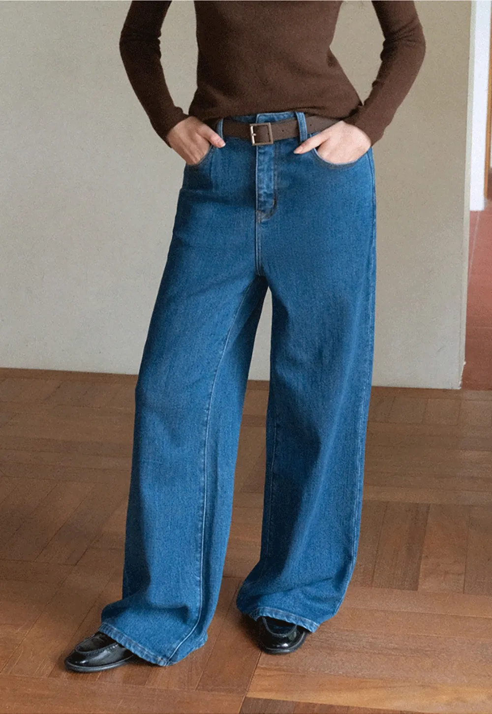 Chic Blue Wide-Legged High-Rise Jeans