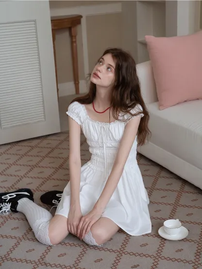 Women’s White Ruched Puff Sleeve Dress