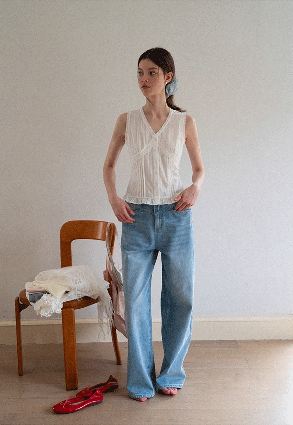 Lace Trim V Neck Sleeveless Shirt