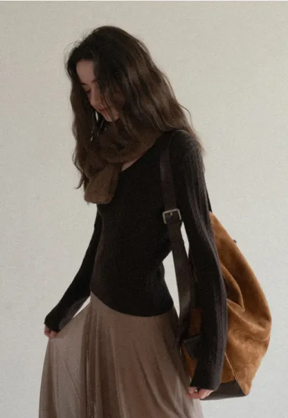 Womens V-Neck Cable Knit Sweater