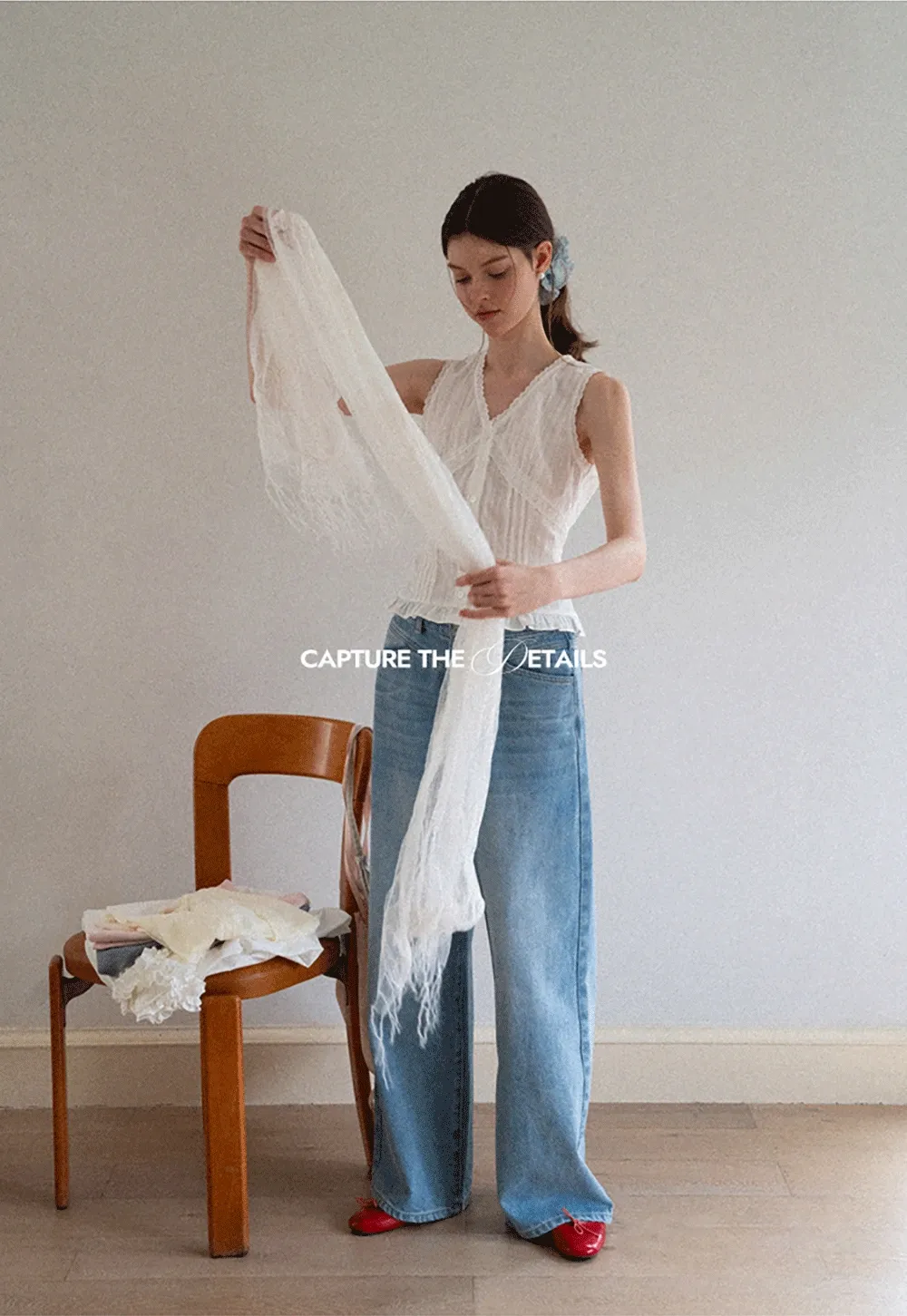 Lace Trim V Neck Sleeveless Shirt