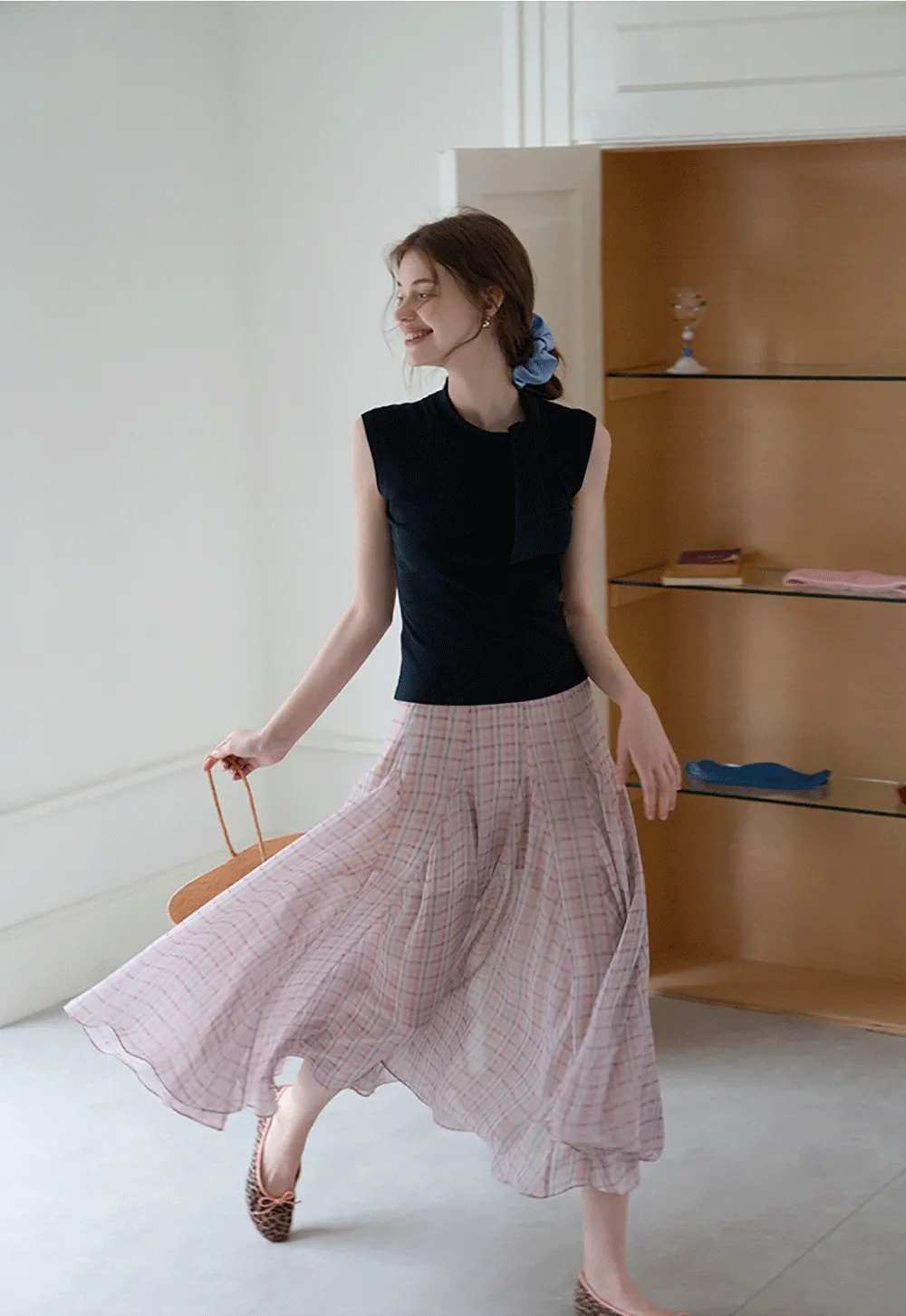 Women’s Sleeveless Knit Top
