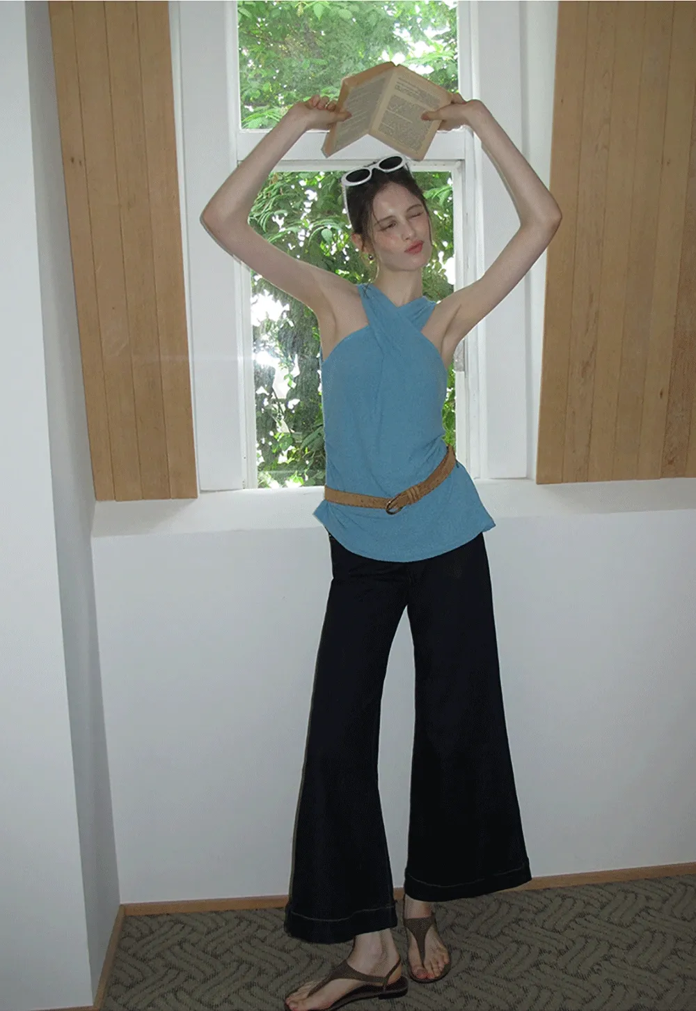 Wide-Leg Belted Jeans