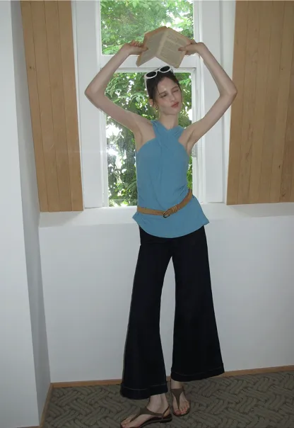 Wide-Leg Belted Jeans