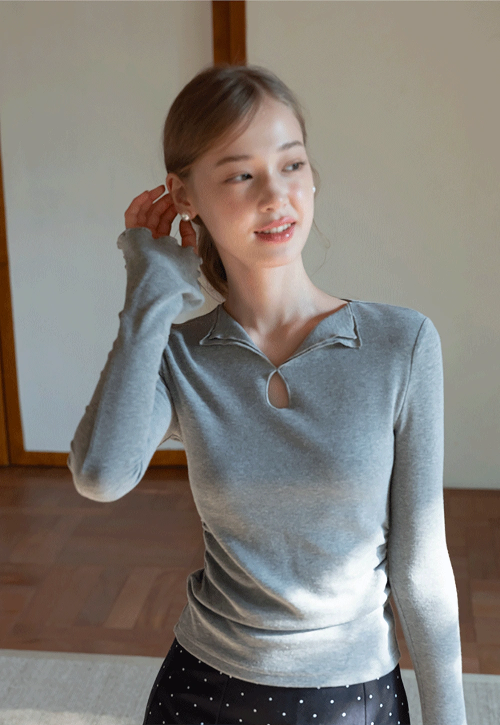 Contrast Trim V-Neck Long Sleeve Shoulder T-Shirt