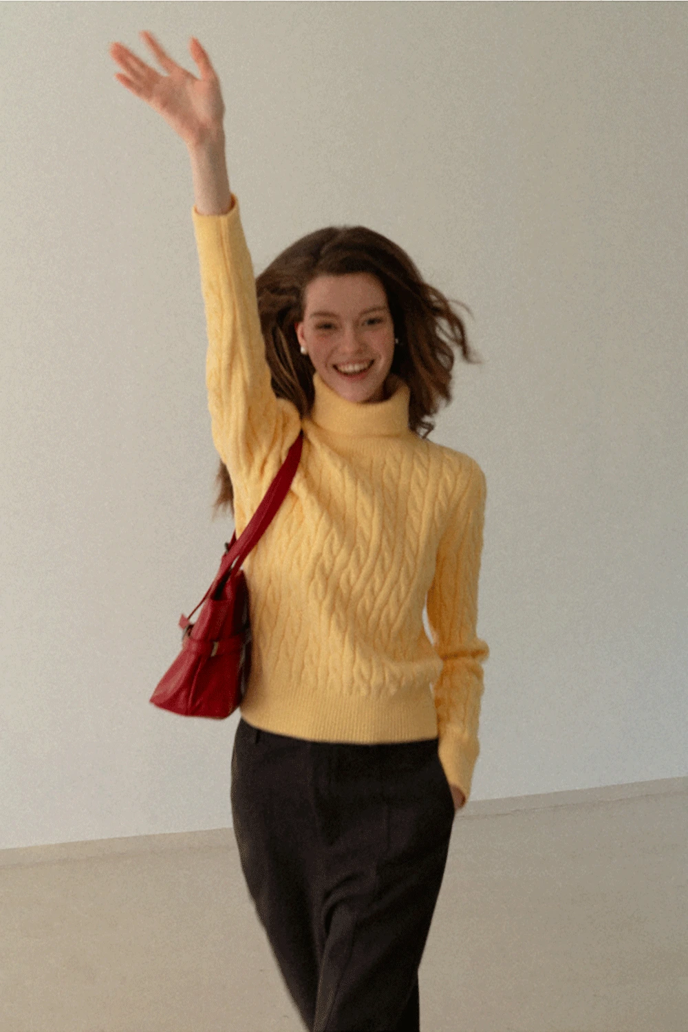 Elegant Woolen Three-Quarter Pants