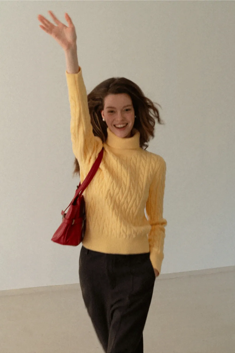 Elegant Woolen Three-Quarter Pants