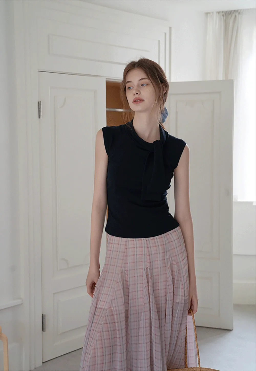 Women’s Sleeveless Knit Top
